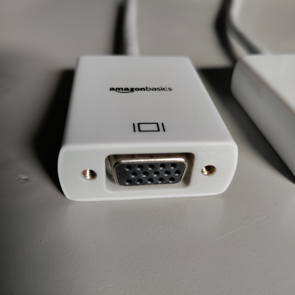 HDMI & VGA adapter Mini Display Port dongle Amazon basics video projector laptop - Picture 9 of 16